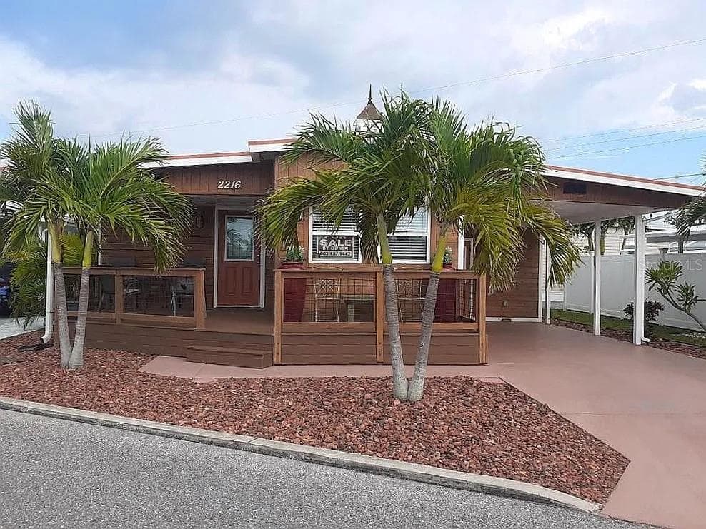 2216 PENNSYLVANIA AVENUE - Interior/Exterior Photo 4 - BRADENTON, FL