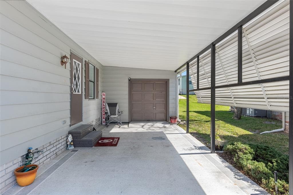 1727 HILTON HEAD BOULEVARD - Interior/Exterior Photo 3 - LADY LAKE, FL