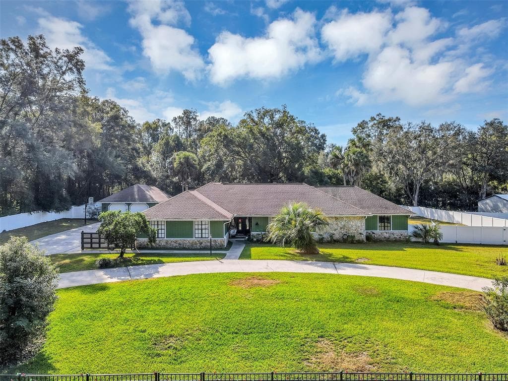 5520 NE 2ND LANE - Interior/Exterior Photo 4 - OCALA, FL