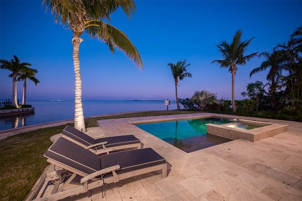 526 56TH STREET - Interior/Exterior Photo 3 - HOLMES BEACH, FL