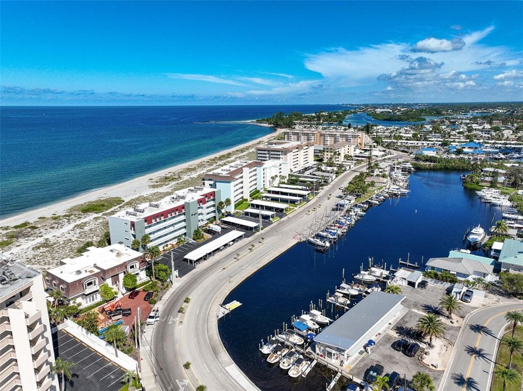 950 TARPON CENTER DRIVE UNIT 305 - Interior/Exterior Photo 2 - VENICE, FL