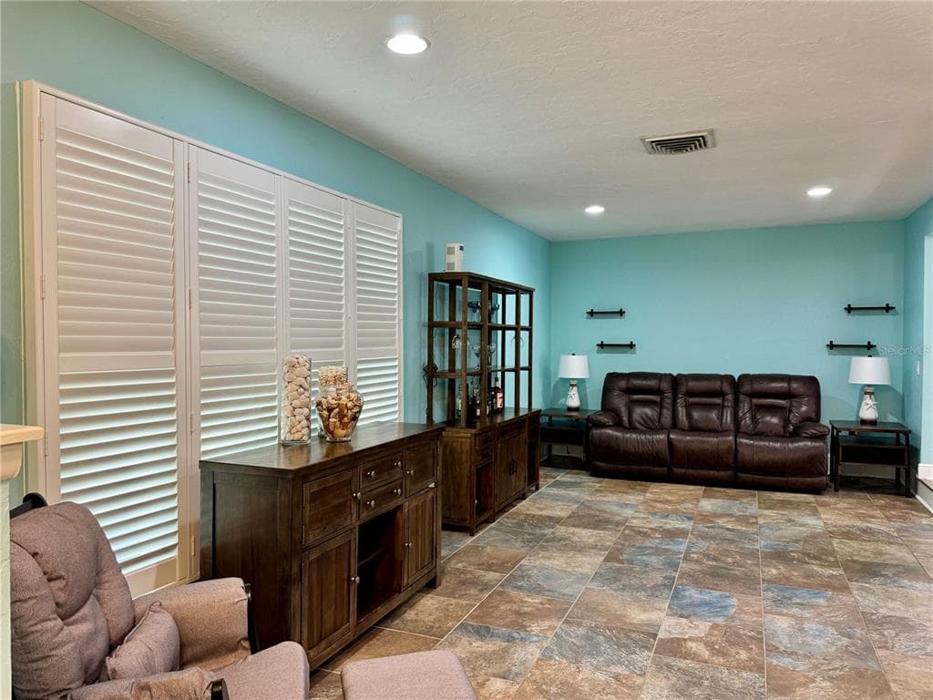 4124 PINAR DRIVE - Interior/Exterior Photo 5 - BRADENTON, FL