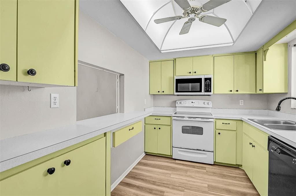 1009 75TH STREET PARKWAY W - Interior/Exterior Photo 5 - BRADENTON, FL