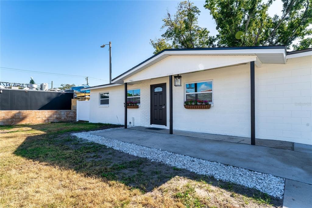 4808 W BAY COURT AVENUE - Interior/Exterior Photo 2 - TAMPA, FL