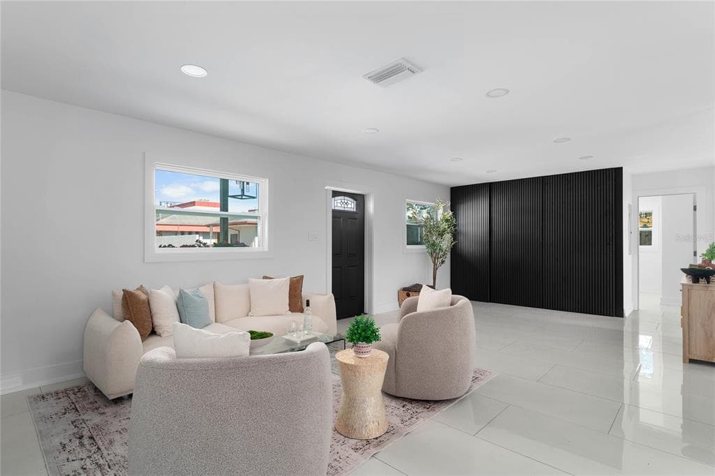 4808 W BAY COURT AVENUE - Interior/Exterior Photo 5 - TAMPA, FL