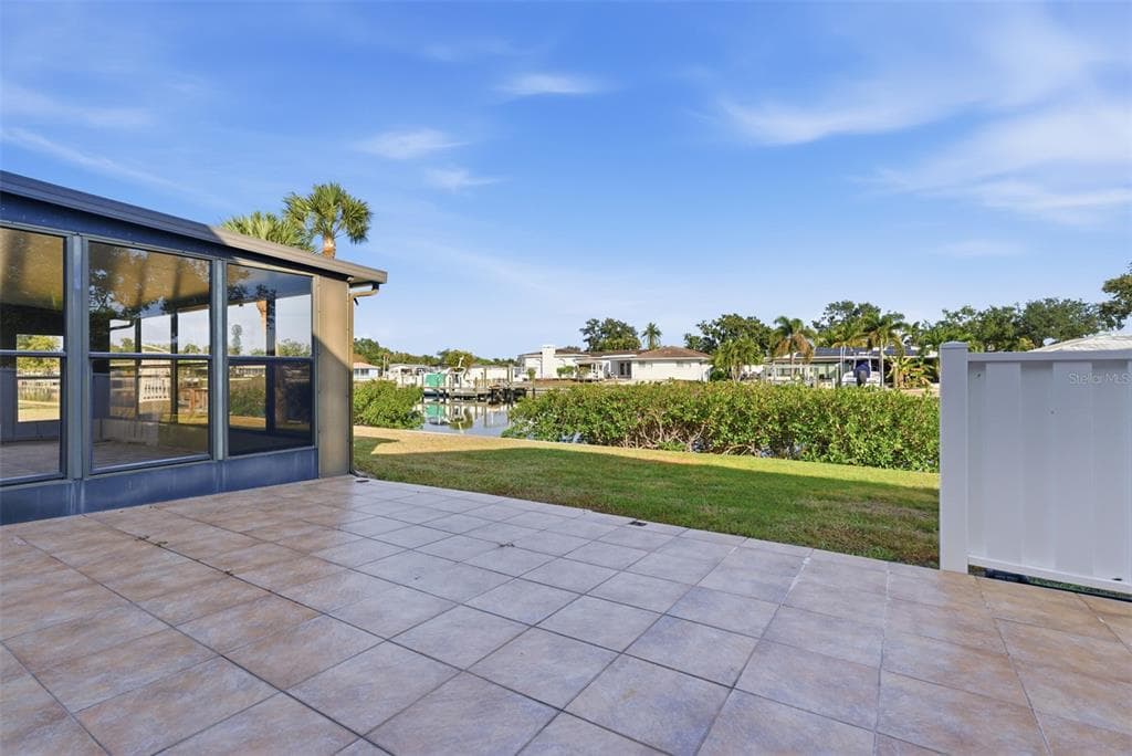 6397 CAPE HATTERAS WAY NE UNIT 3 - Interior/Exterior Photo 5 - ST PETERSBURG, FL