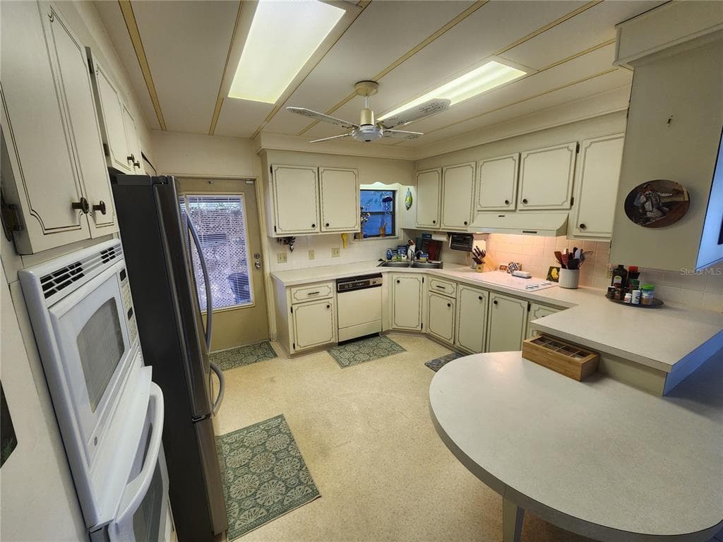 808 53RD AVENUE E UNIT 301 - Interior/Exterior Photo 3 - BRADENTON, FL