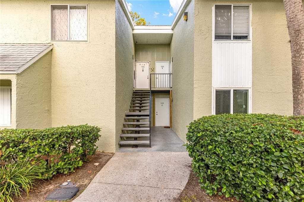 586 FAIRWAYS CIRCLE UNIT A