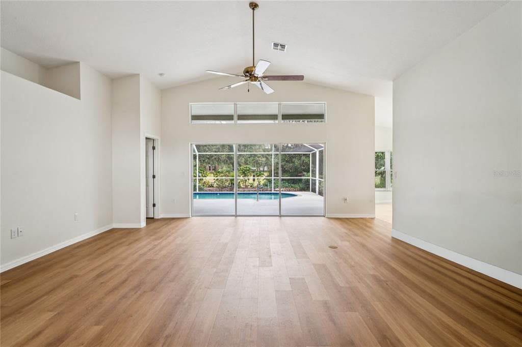 322 GREENWICH CIRCLE - Interior/Exterior Photo 5 - SPRING HILL, FL