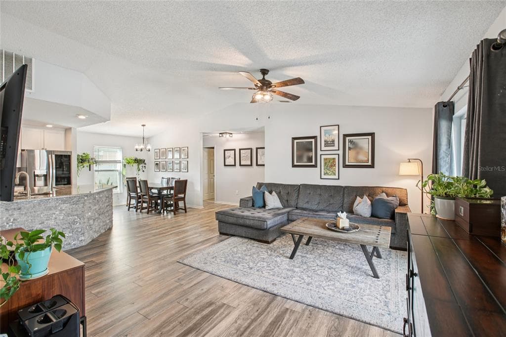 2103 W PERIO STREET - Interior/Exterior Photo 5 - TAMPA, FL