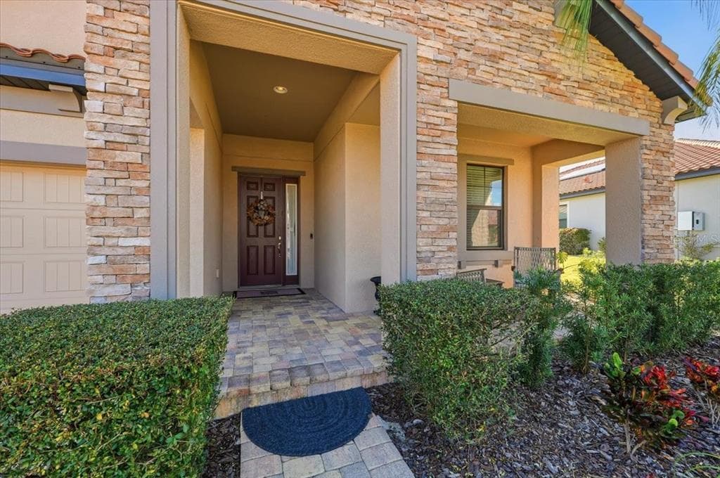 1740 VIA LAGO DRIVE - Interior/Exterior Photo 4 - LAKELAND, FL