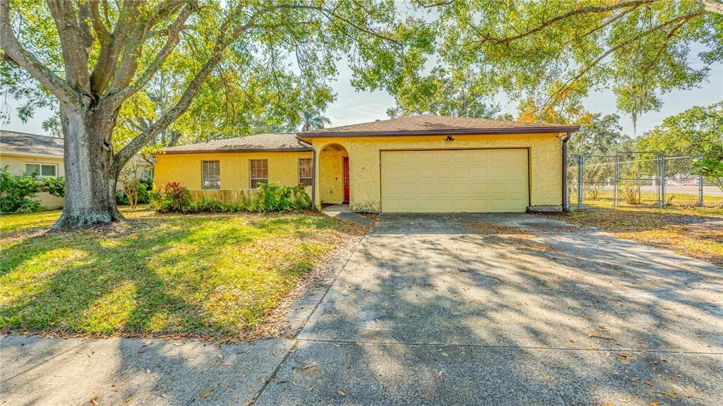 633 HUNTINGTON STREET