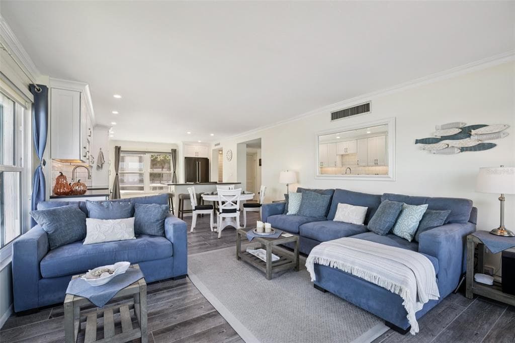 4440 EXETER DRIVE UNIT 206 - Interior/Exterior Photo 4 - LONGBOAT KEY, FL