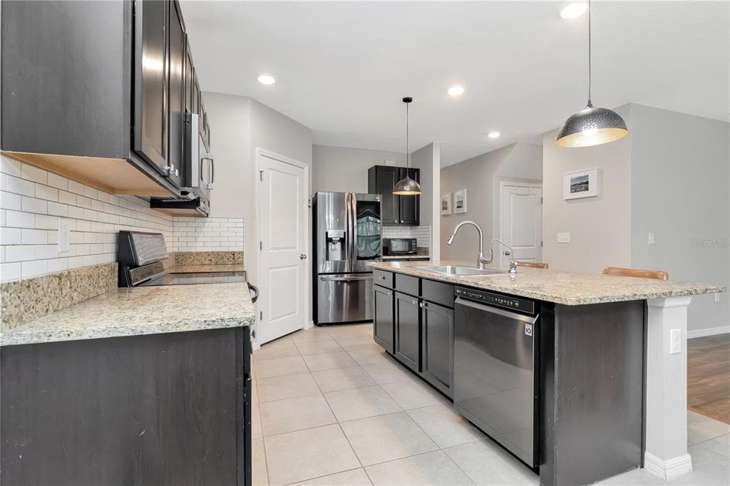 271 TIERRA VERDE WAY - Interior/Exterior Photo 4 - BRADENTON, FL