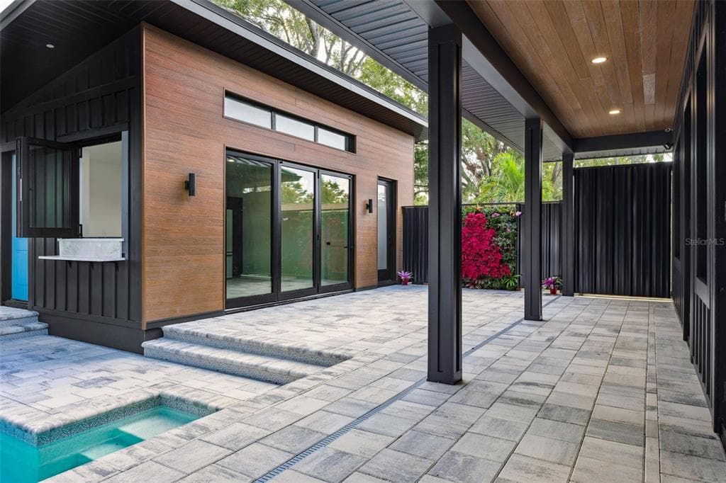 708 W KENTUCKY AVENUE - Interior/Exterior Photo 2 - TAMPA, FL