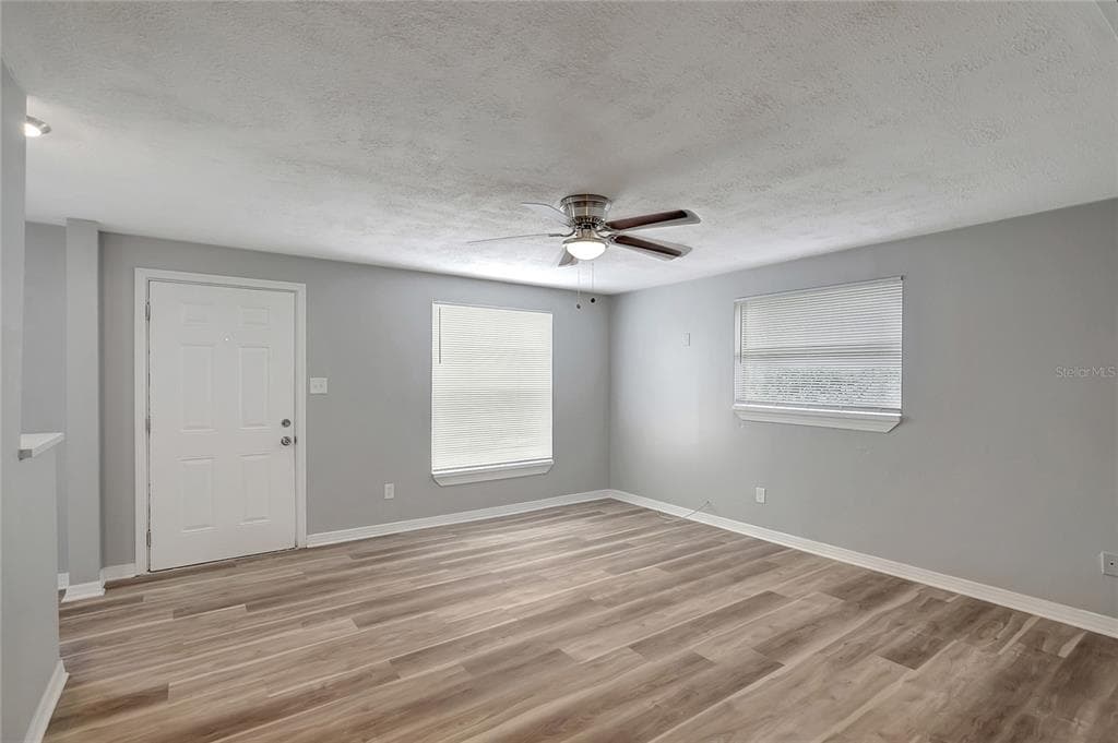 8720 N DEXTER AVENUE - Interior/Exterior Photo 5 - TAMPA, FL