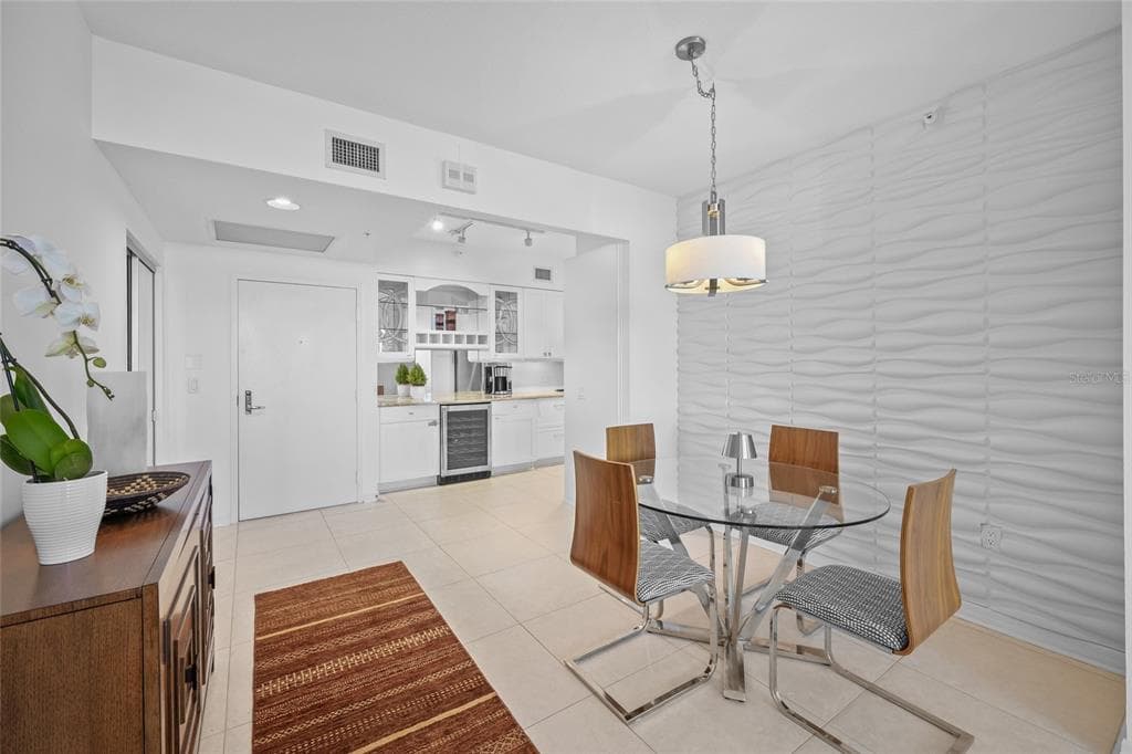 1800 BENJAMIN FRANKLIN DRIVE UNIT A1003 - Interior/Exterior Photo 4 - SARASOTA, FL