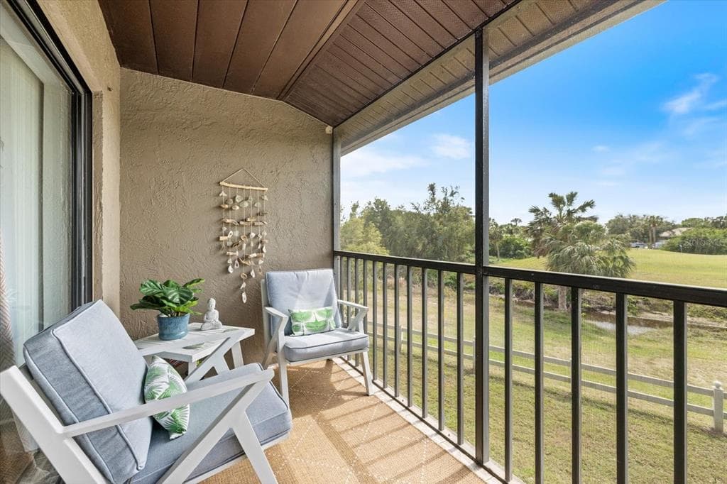 925 CAPRI ISLES BOULEVARD UNIT 4 - Interior/Exterior Photo 3 - VENICE, FL