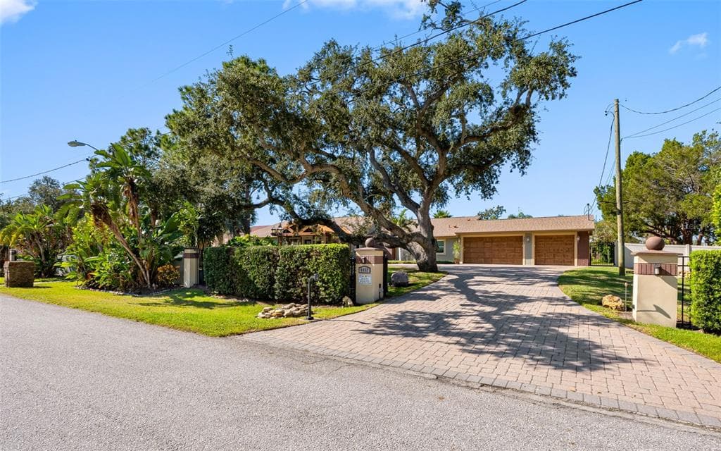 4852 TROYDALE ROAD - Interior/Exterior Photo 2 - TAMPA, FL