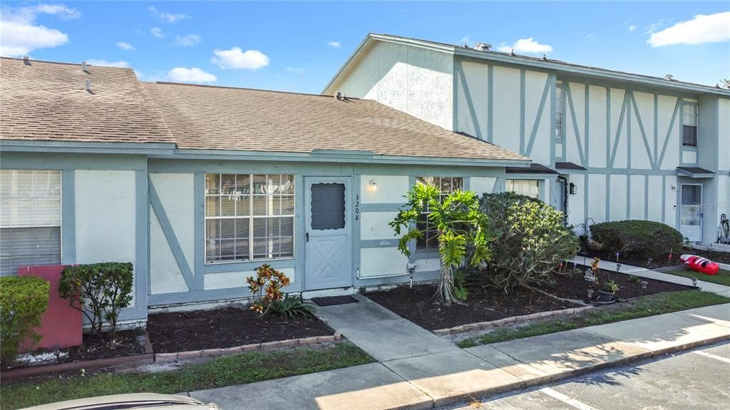 3208 HEMPSTEAD AVENUE - Interior/Exterior Photo 2 - KISSIMMEE, FL