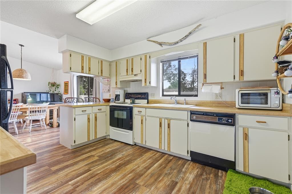 3220 QUEEN PALM DRIVE - Interior/Exterior Photo 2 - EDGEWATER, FL