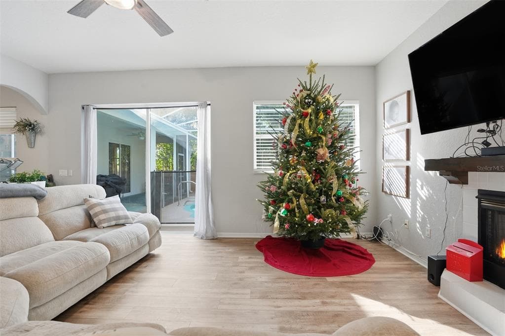 12131 BUCKINGHAM WAY - Interior/Exterior Photo 4 - SPRING HILL, FL