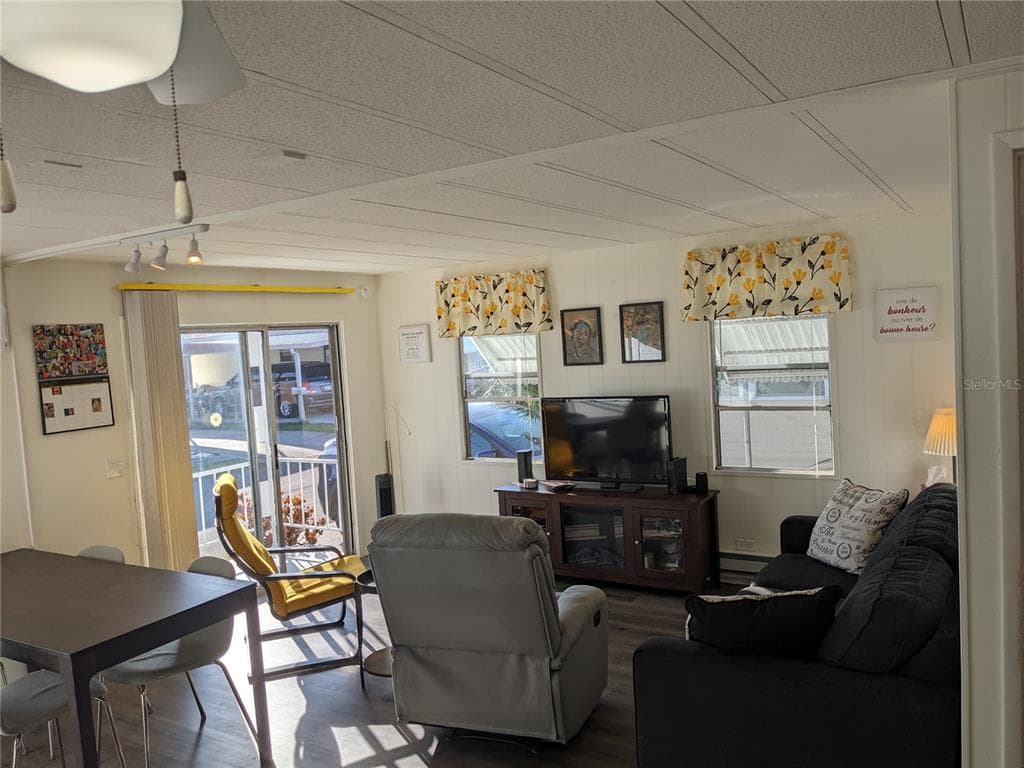 800 32ND AVENUE S UNIT 612 - Interior/Exterior Photo 4 - ST PETERSBURG, FL