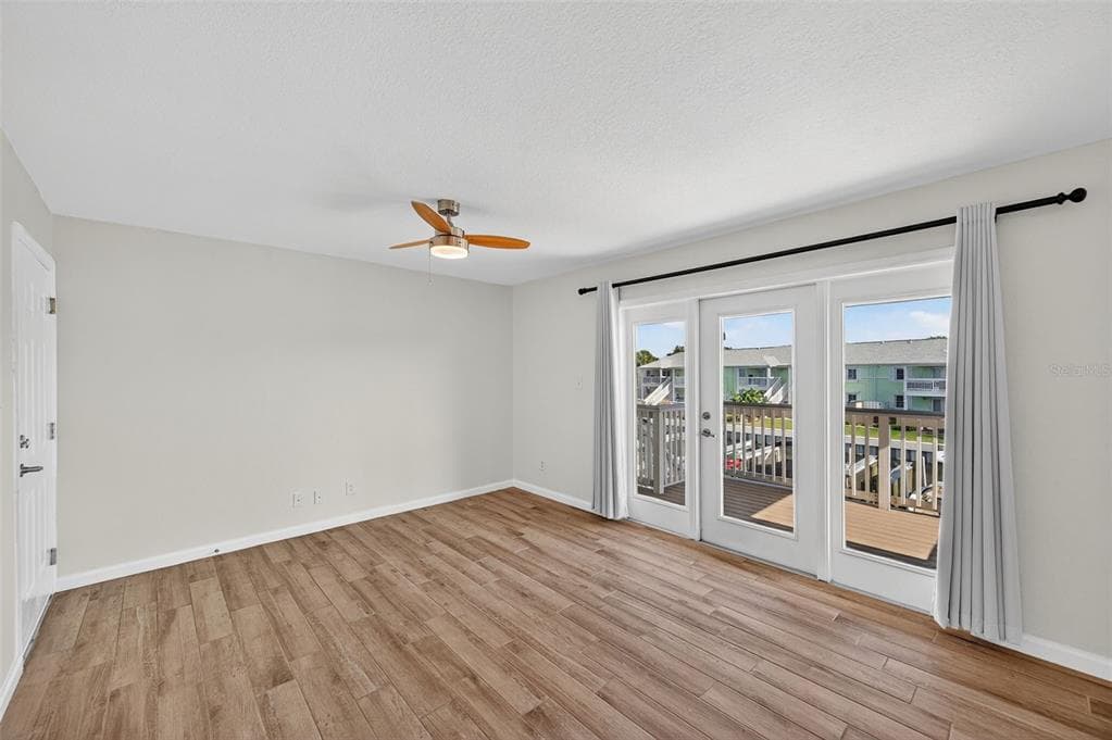 4872 BEACH DRIVE SE UNIT D - Interior/Exterior Photo 3 - ST PETERSBURG, FL