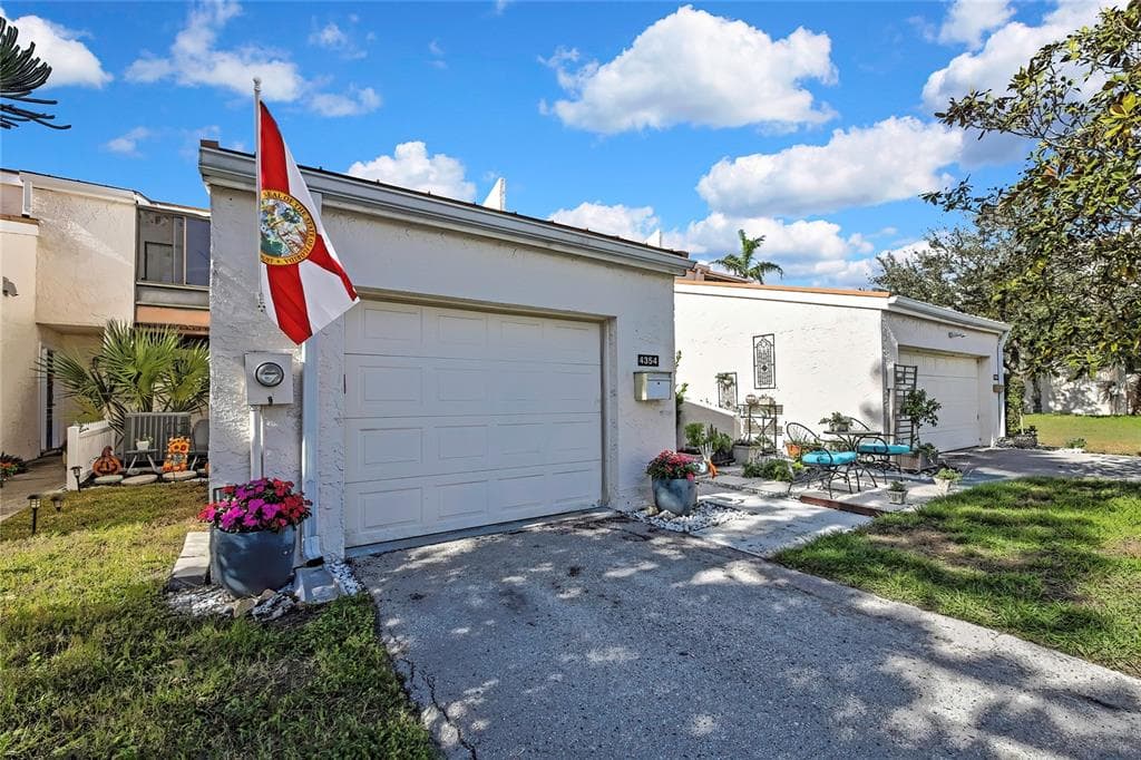 4354 OUTRIGGER LANE - Interior/Exterior Photo 3 - TAMPA, FL