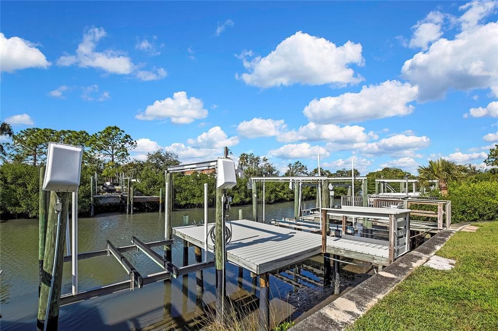 4354 OUTRIGGER LANE - Interior/Exterior Photo 5 - TAMPA, FL