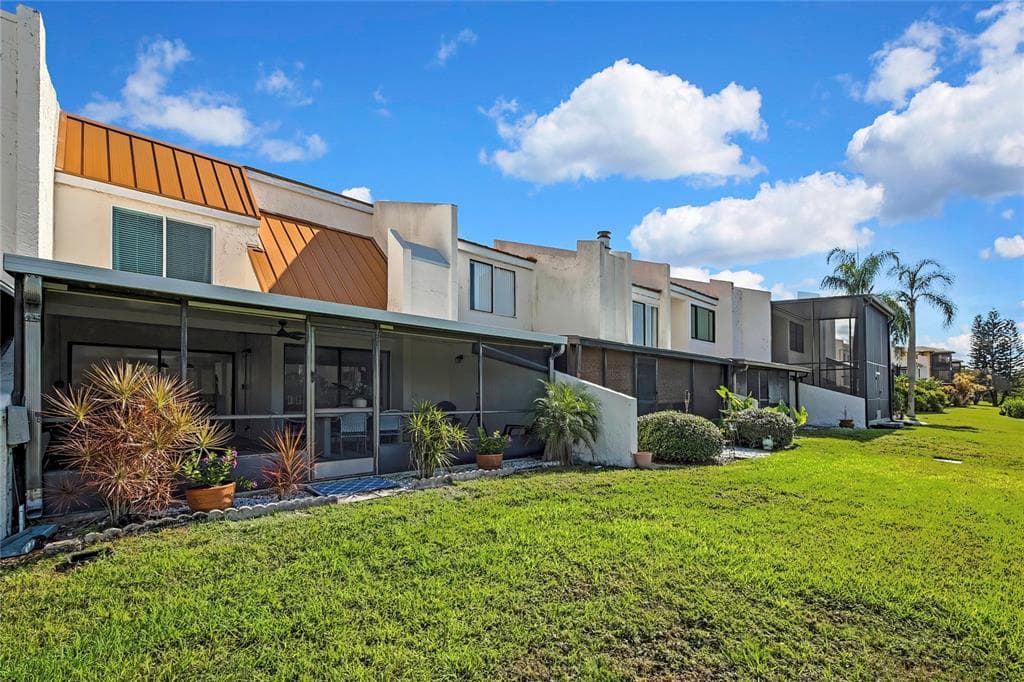 4354 OUTRIGGER LANE - Interior/Exterior Photo 4 - TAMPA, FL