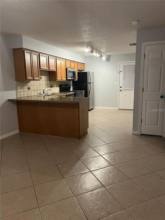 5762 COUNTY ROAD 542 - Interior/Exterior Photo 4 - WINTER HAVEN, FL