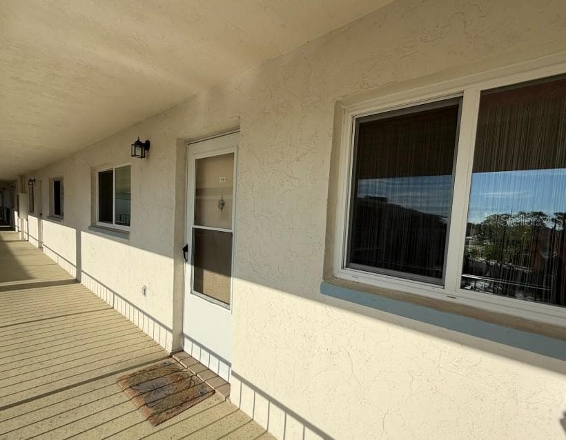 708 TAMIAMI TRAIL S UNIT 318 - Interior/Exterior Photo 4 - VENICE, FL