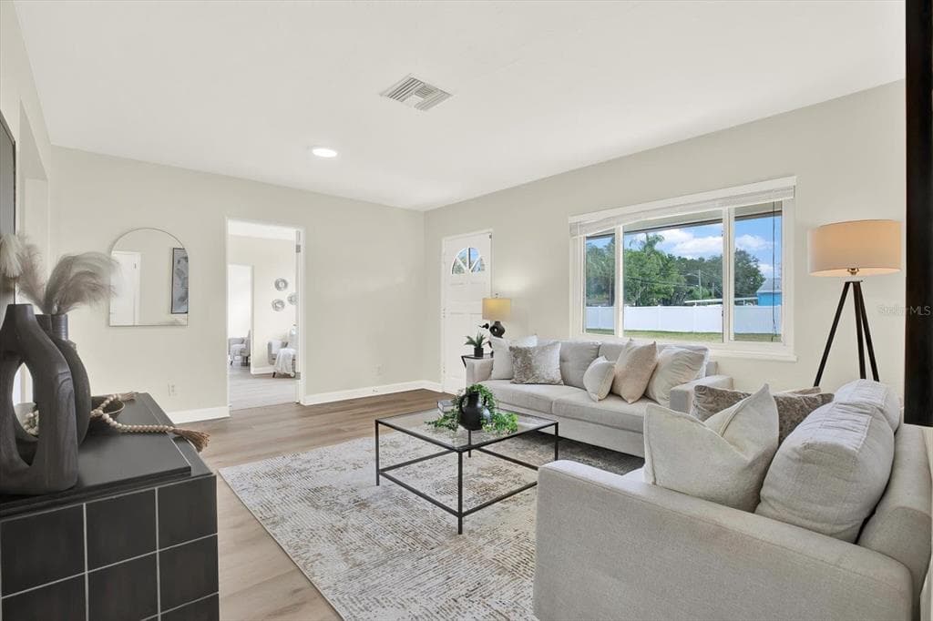 4000 LOCUST STREET NE - Interior/Exterior Photo 4 - ST PETERSBURG, FL