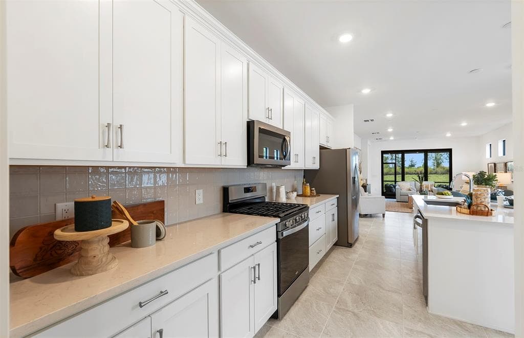 18921 INDIAN ROCK PLACE - Interior/Exterior Photo 3 - LAKEWOOD RANCH, FL