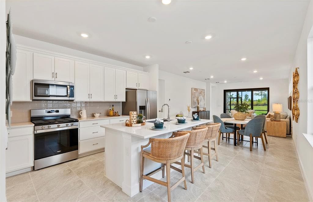 18921 INDIAN ROCK PLACE - Interior/Exterior Photo 4 - LAKEWOOD RANCH, FL