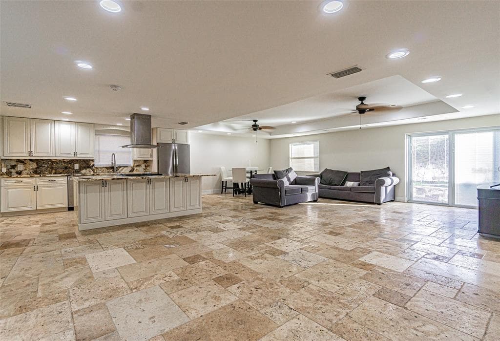 3607 E HANNA AVENUE - Interior/Exterior Photo 2 - TAMPA, FL