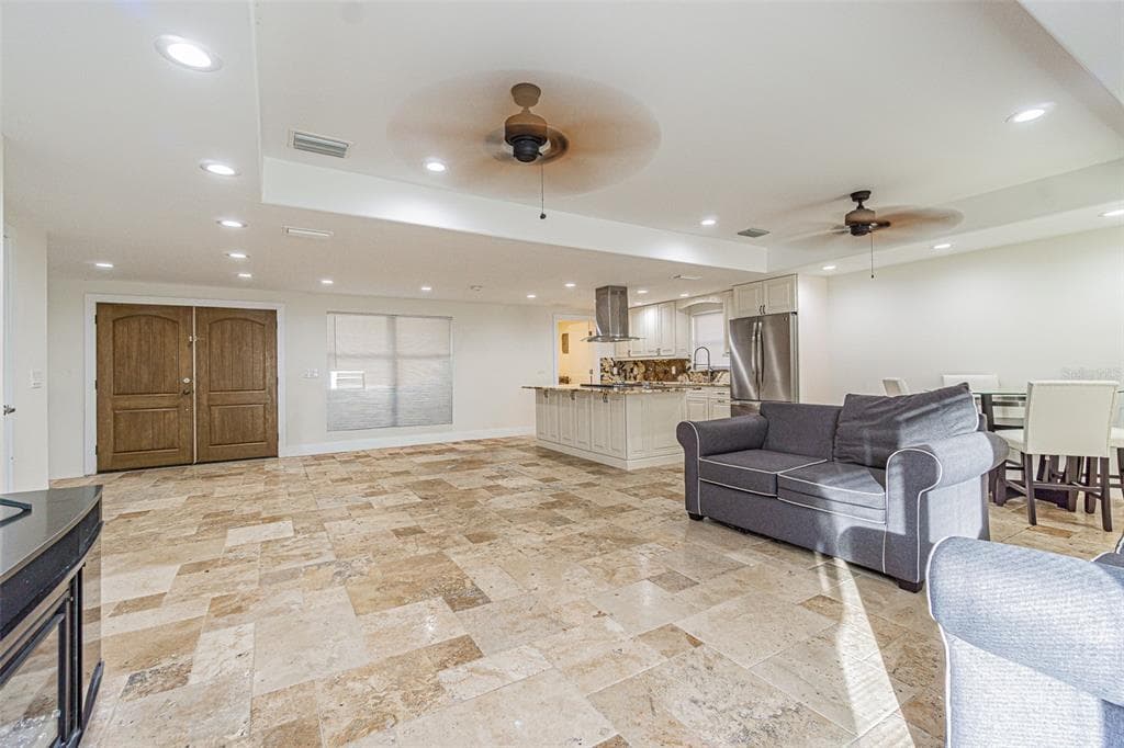 3607 E HANNA AVENUE - Interior/Exterior Photo 3 - TAMPA, FL