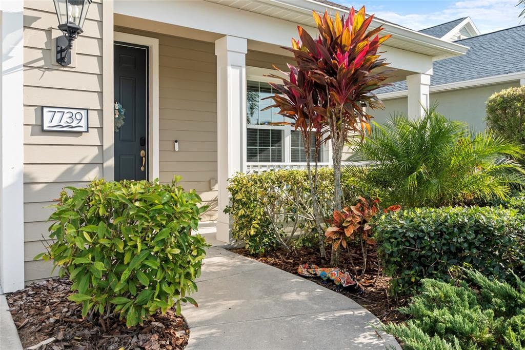 7739 RIDGELAKE CIRCLE - Interior/Exterior Photo 3 - BRADENTON, FL