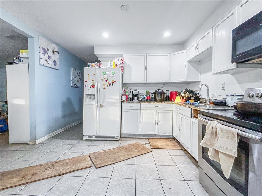 17447 BATHURST AVENUE - Interior/Exterior Photo 3 - SPRING HILL, FL