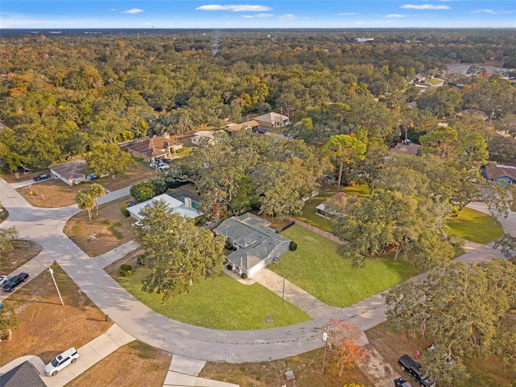 542 FAIRBANKS ROAD - Interior/Exterior Photo 3 - SPRING HILL, FL