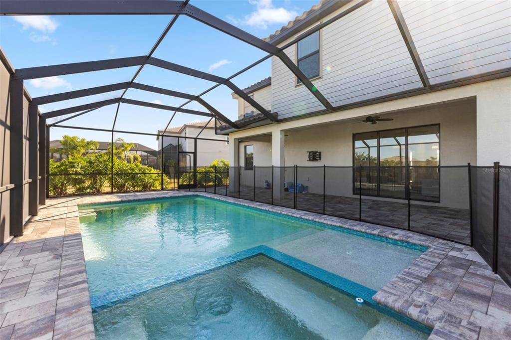 15627 WHITE LINEN DRIVE - Interior/Exterior Photo 4 - BRADENTON, FL