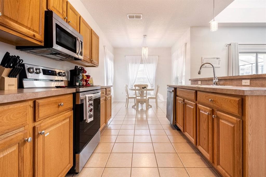 164 LANCASTER DRIVE - Interior/Exterior Photo 4 - DAVENPORT, FL