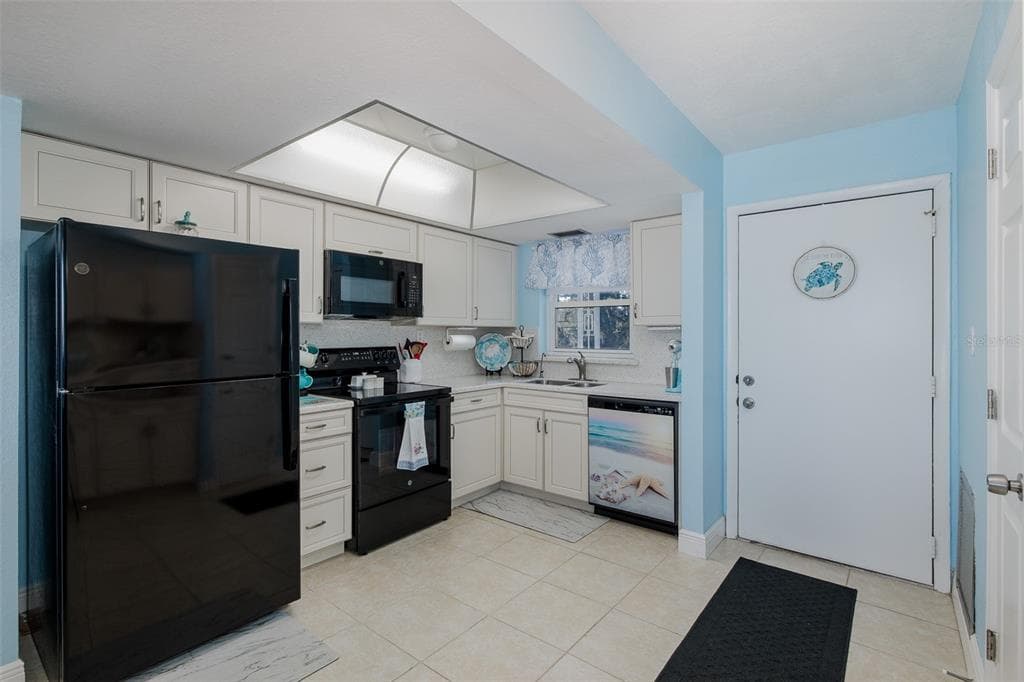 4939 FLORAMAR TERRACE UNIT 312 - Interior/Exterior Photo 5 - NEW PORT RICHEY, FL
