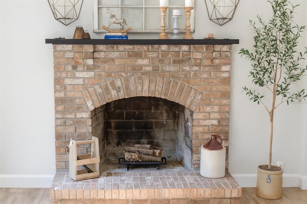 21135 PECKHAM AVENUE - Interior/Exterior Photo 4 - MOUNT DORA, FL