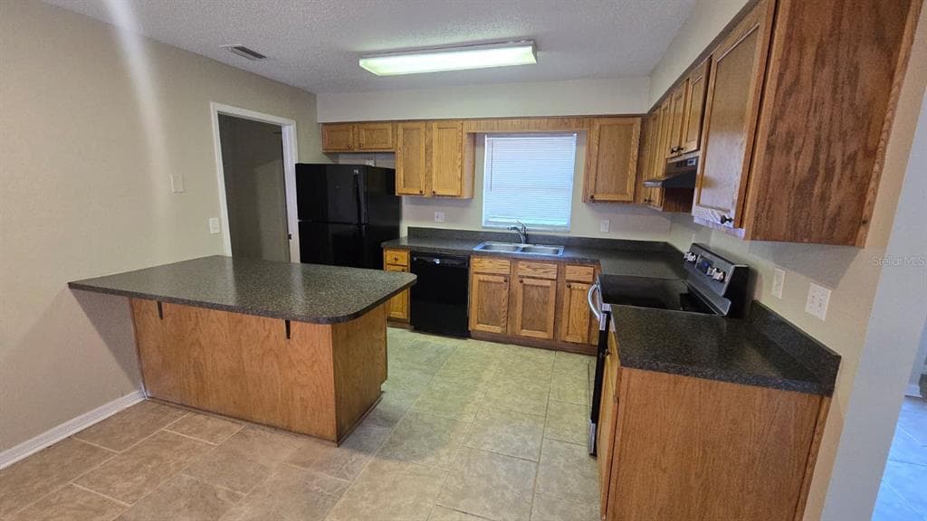 2615 ROXIE AVENUE - Interior/Exterior Photo 2 - LAKELAND, FL