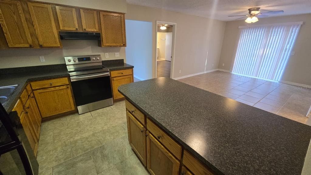 2615 ROXIE AVENUE - Interior/Exterior Photo 3 - LAKELAND, FL