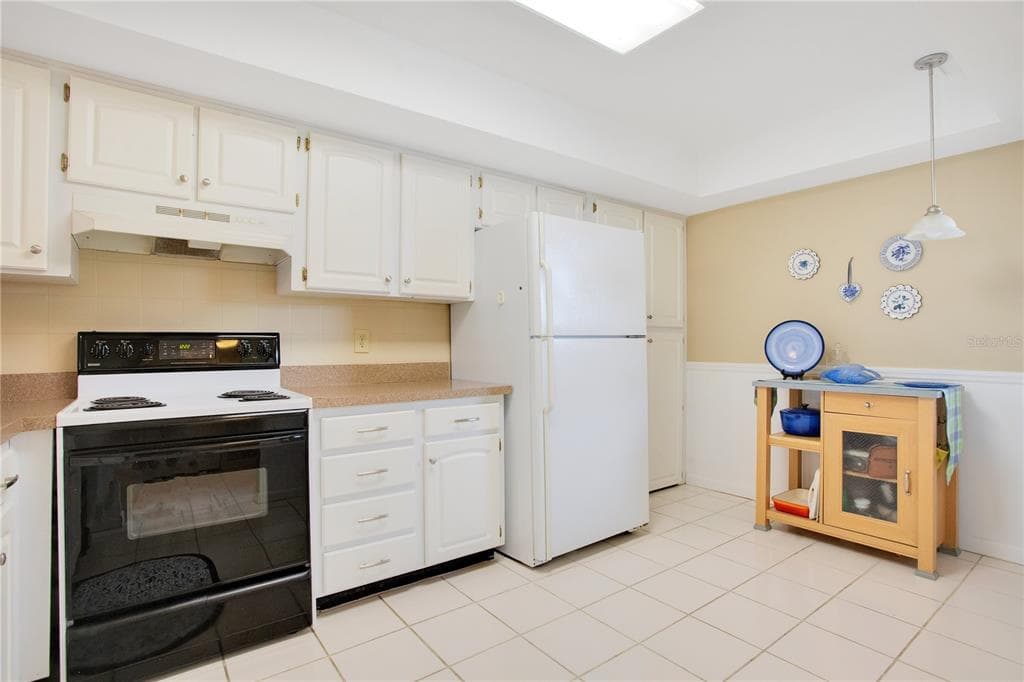 12200 VONN ROAD UNIT 1209 - Interior/Exterior Photo 4 - LARGO, FL