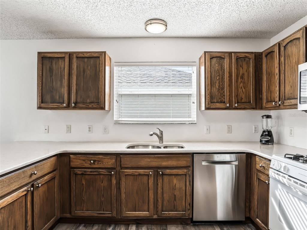 1428 SEGOVIA PLACE - Interior/Exterior Photo 5 - THE VILLAGES, FL