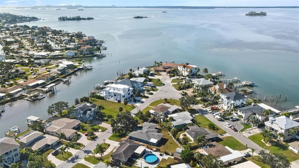 520 BAYWOOD DRIVE S - Interior/Exterior Photo 3 - DUNEDIN, FL